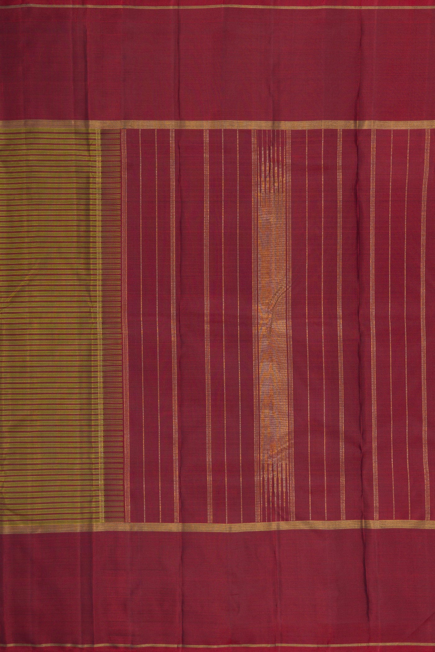 Close up image of the pallu of Pure Silk Pure Zari Mehandi Green Kanchipuram Saree with Stripes on the body and Plain Border. 