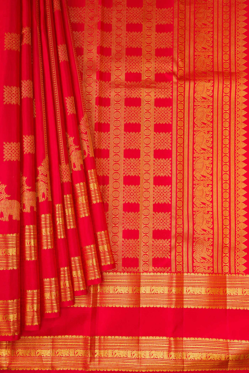 Pleats and pallu of Red Kanjivaram Silk Saree with Zari Butta on the body and Zari Border. 