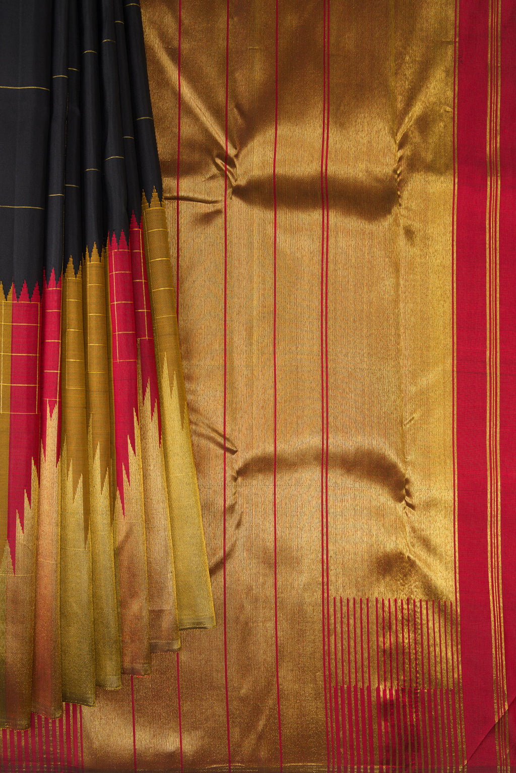 Pleats and pallu of Pure Silk Black Kanchipuram Saree with Checked design on the body and Temple Border. 
