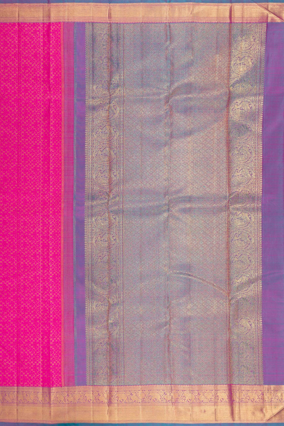 Close up image of the pallu of Pure Silk Pink Dual Tone Kanjivaram Saree with Jacquard design on the body and Zari Border. 