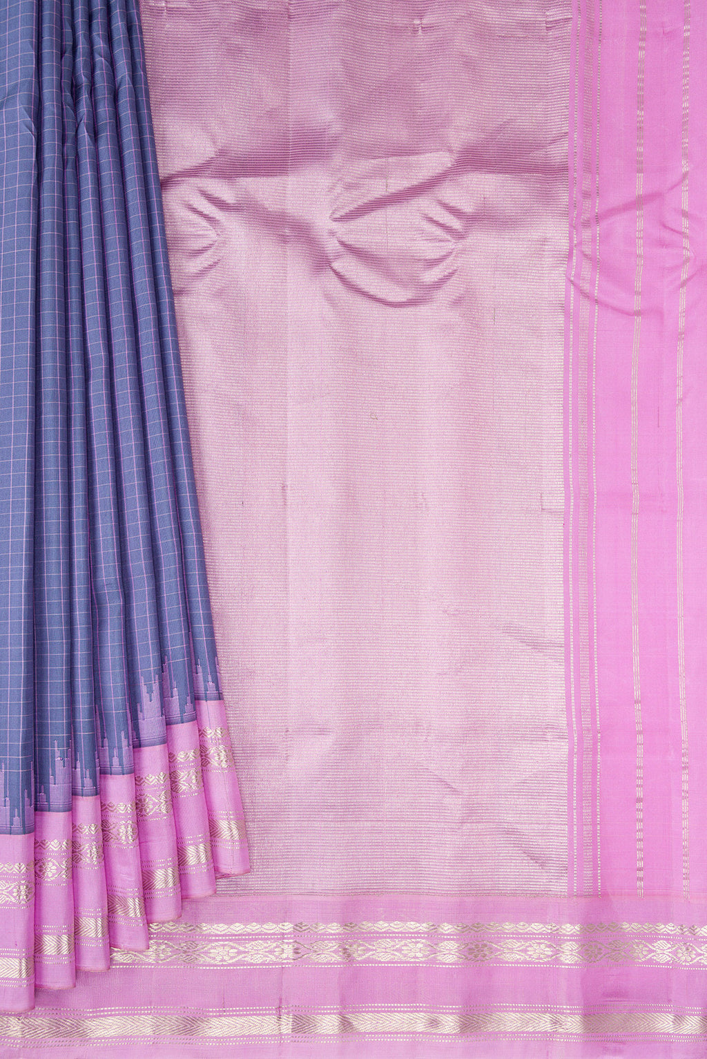 Pleats and pallu of Grey Gadwal Silk Saree with Checked design on the body and Temple Border. 