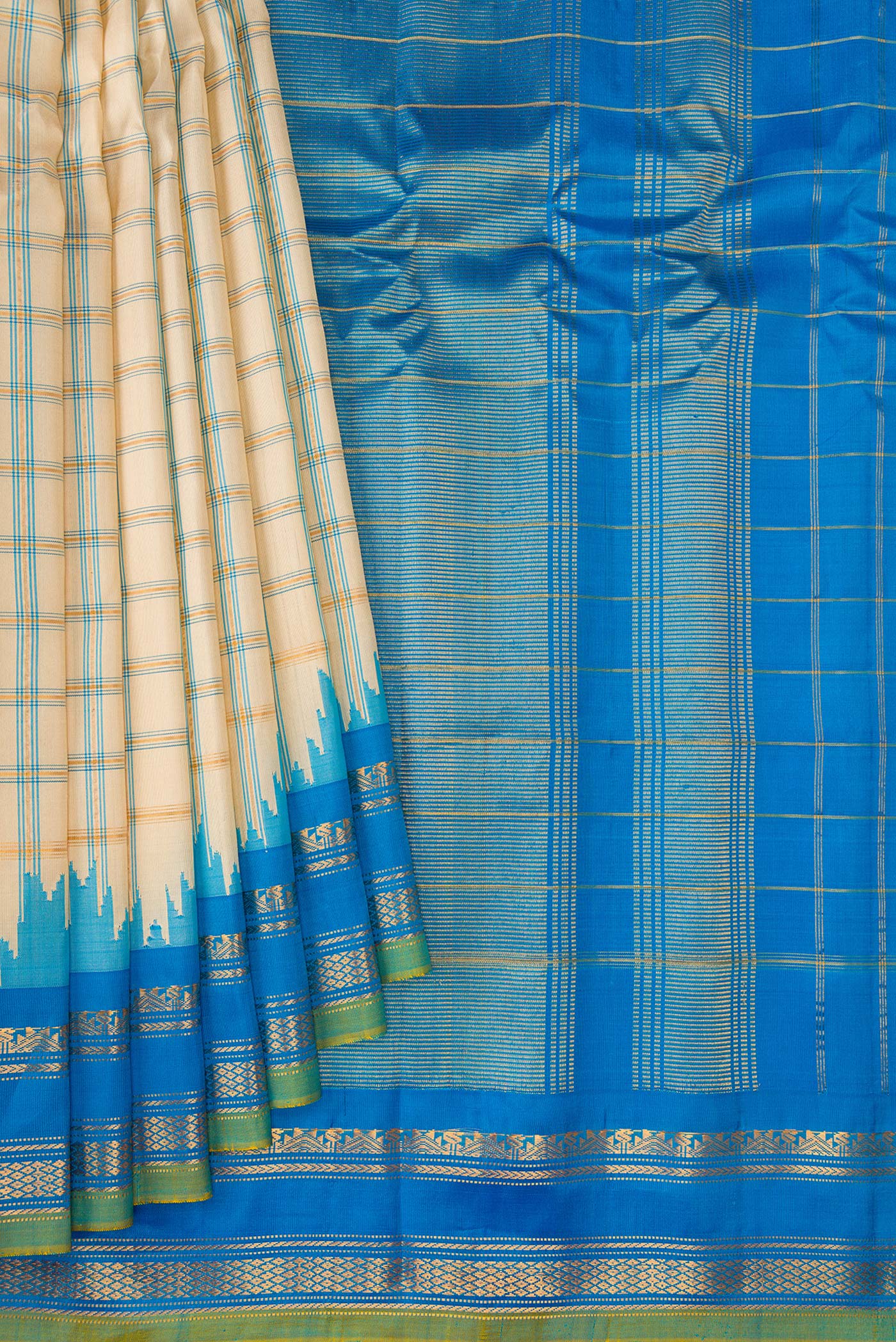 Pleats and pallu of Beige Gadwal Silk Saree with Checked design on the body and Zari Border. 
