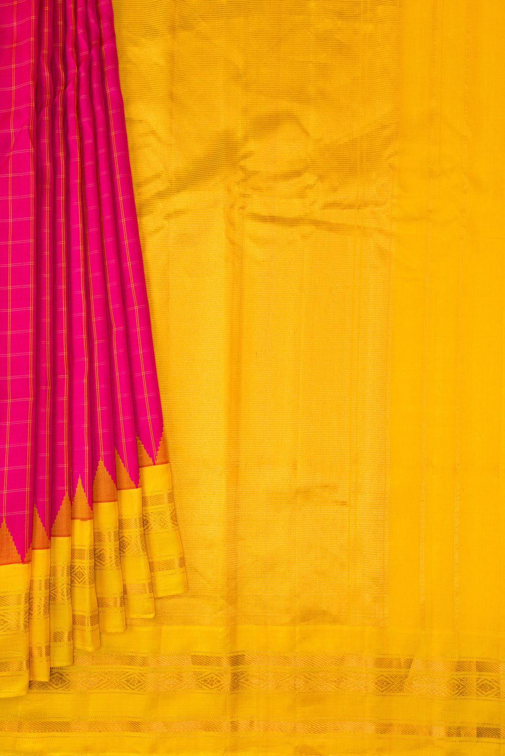Pleats and pallu of Pink Gadwal Silk Saree with Checked design on the body and Zari Border. 