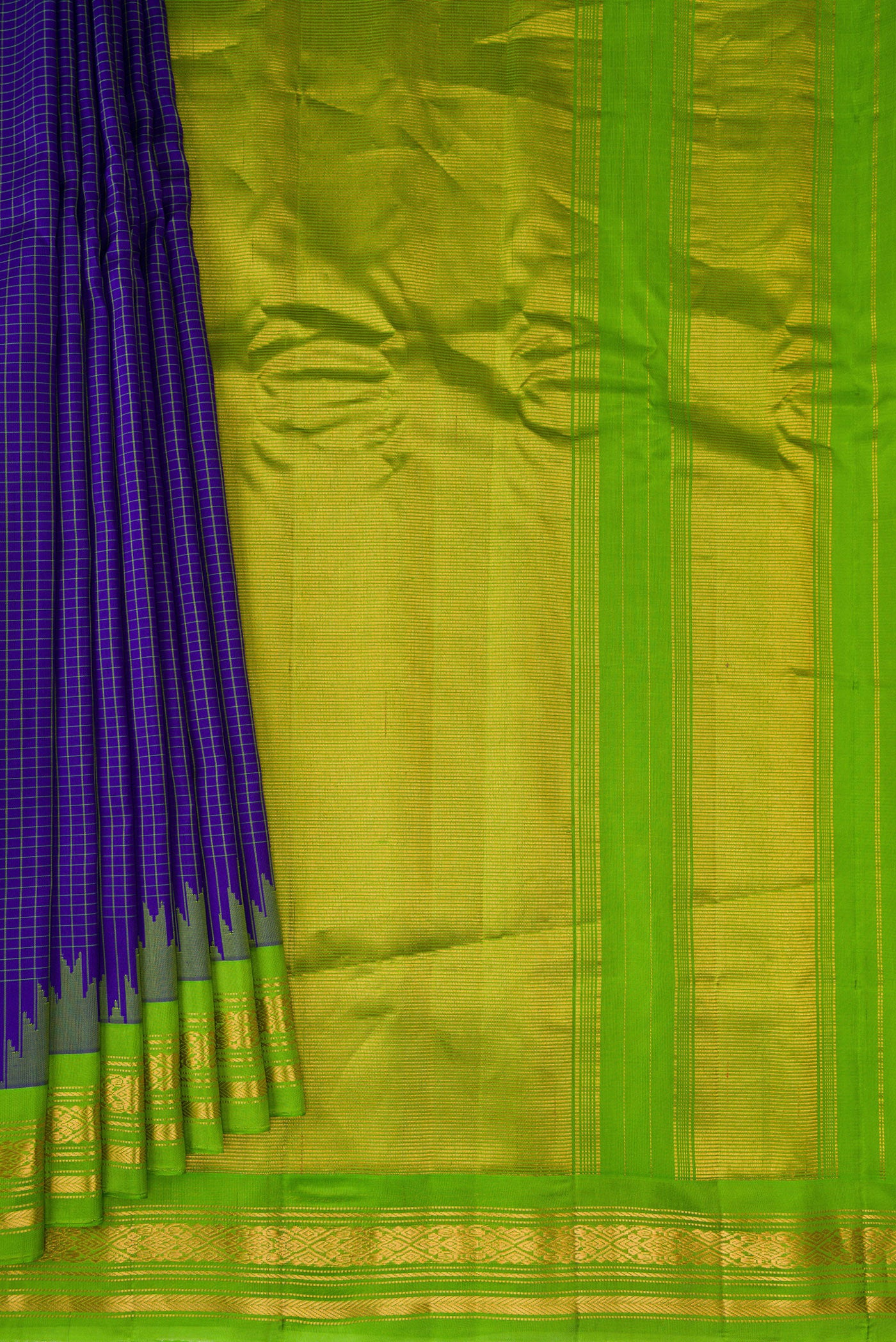 Pleats and pallu of Royal Blue Gadwal Silk Saree with Checked design on the body and Temple Border. 