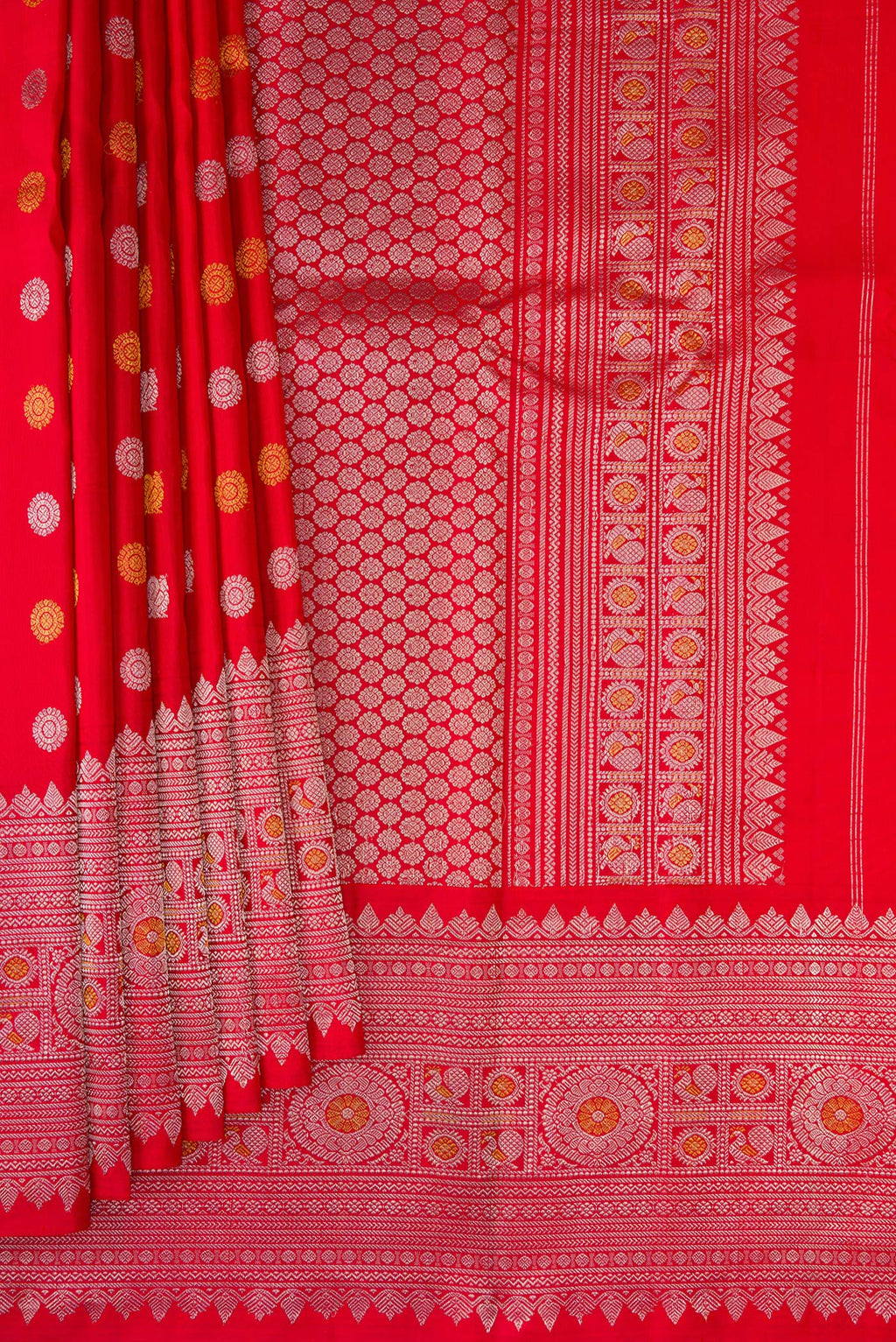 Pleats and pallu of Red Gadwal Silk Saree with Zari Butta on the body and Zari Border. 