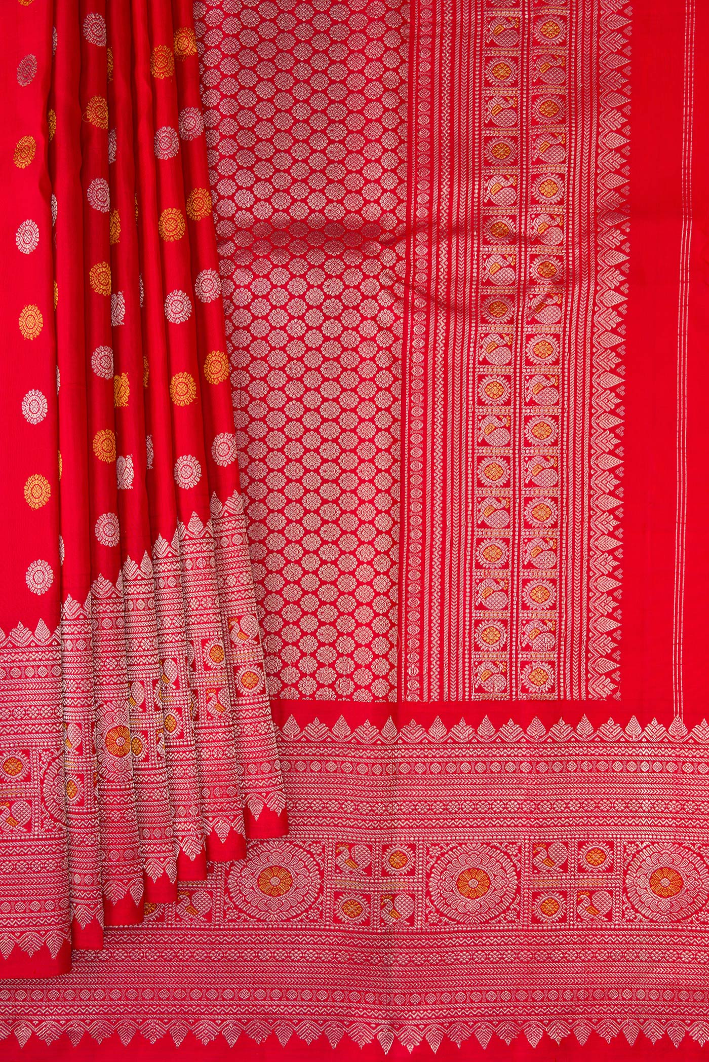 Pleats and pallu of Red Gadwal Silk Saree with Zari Butta on the body and Zari Border. 