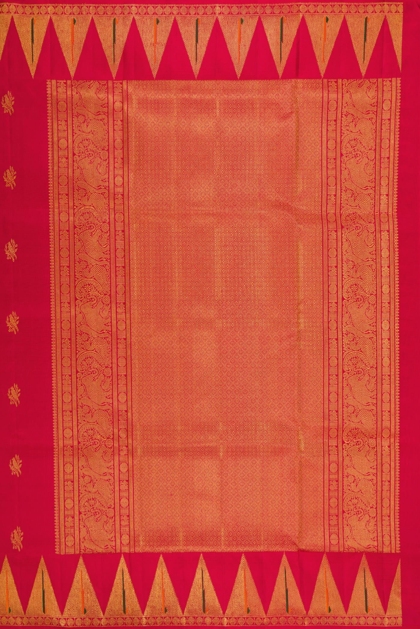 Close up image of the pallu of Maroon Kanchipuram Silk Saree with Zari Butta on the body and Paithani Border. 