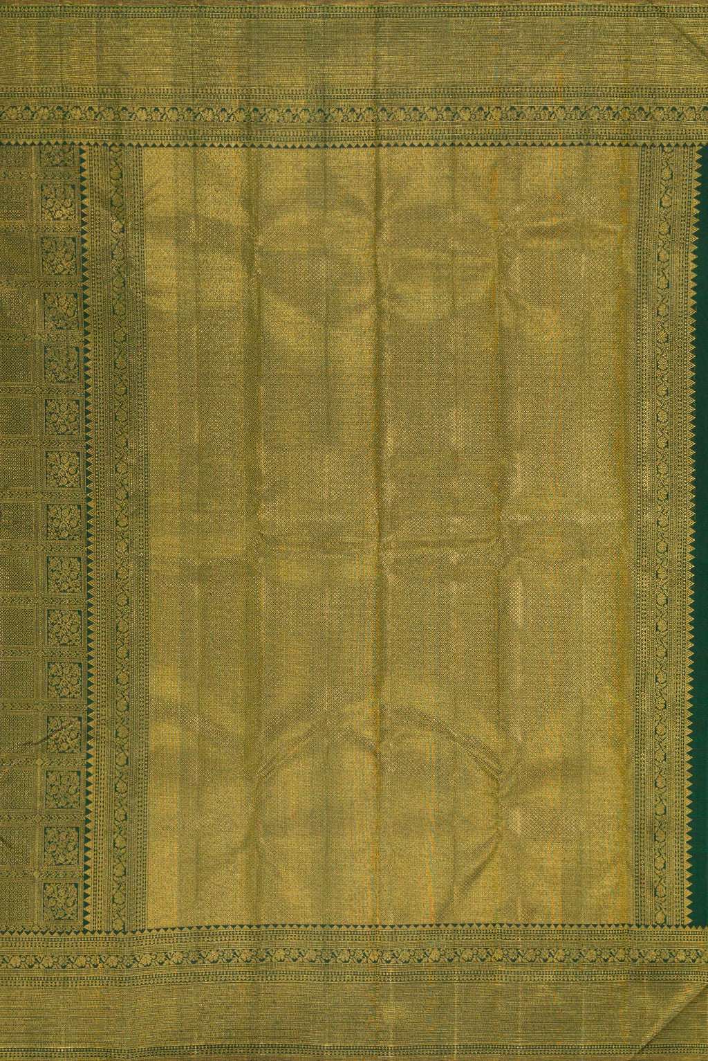 Close up image of the pallu of Bottle Green Kanchipuram Silk Saree with Zari Brocade on the body and Fancy Border. 