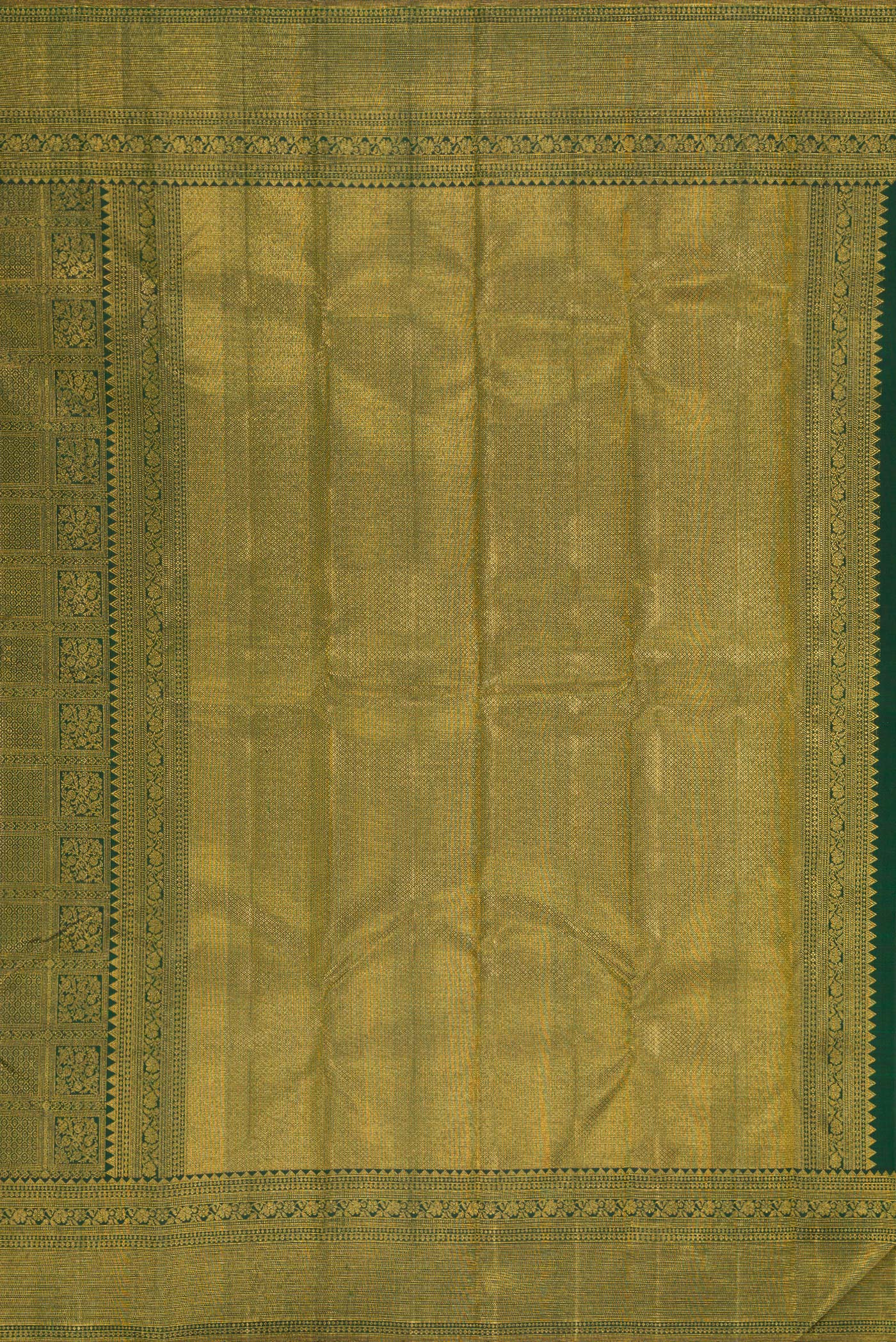 Close up image of the pallu of Bottle Green Kanchipuram Silk Saree with Zari Brocade on the body and Fancy Border. 