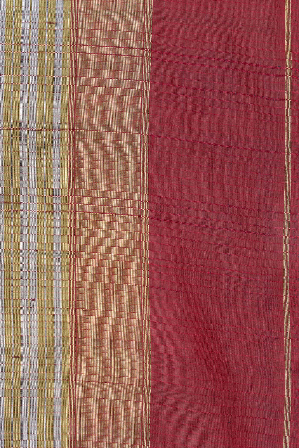 Border image of Pure Silk Grey Dual Tone Kanchipuram Saree with Checked design on the body and Zari Border. 