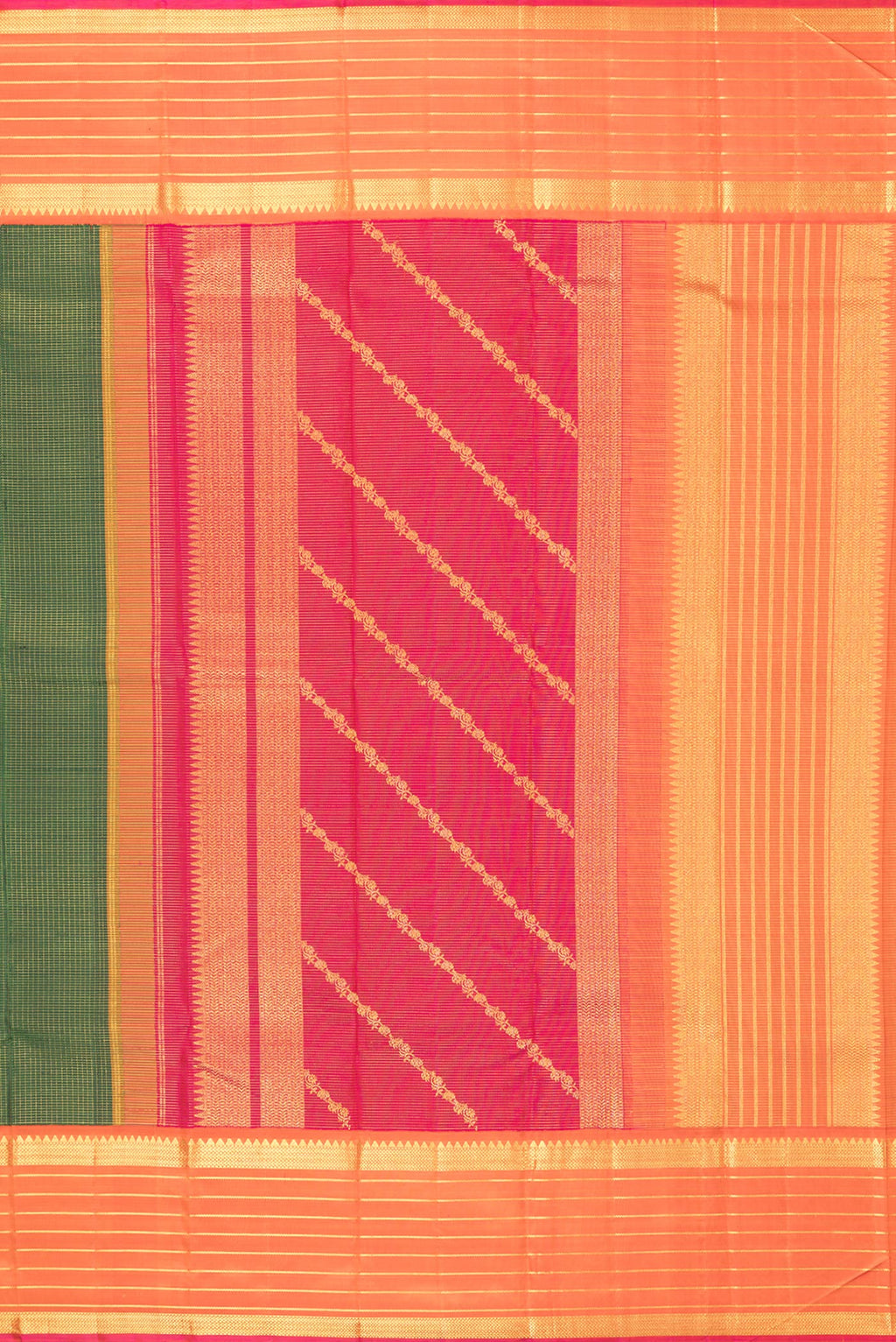 Close up image of the pallu of Pure Silk Green Kanchipuram Saree with Checked design on the body and Zari Border. 