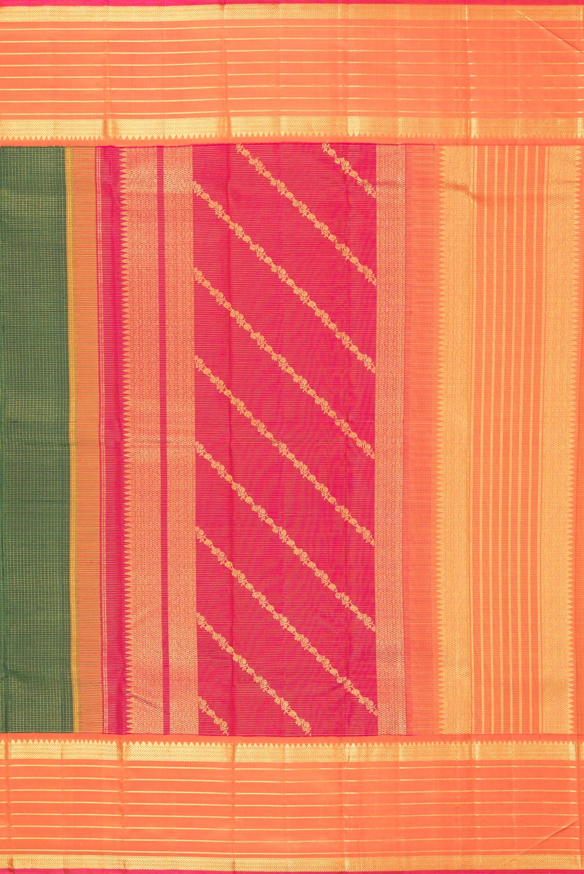 Close up image of the pallu of Pure Silk Green Kanchipuram Saree with Checked design on the body and Zari Border. 