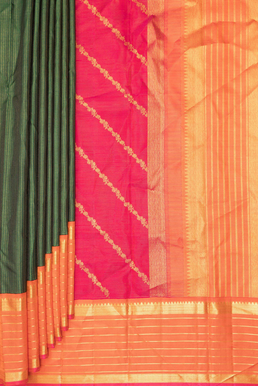 Pleats and pallu of Pure Silk Green Kanchipuram Saree with Checked design on the body and Zari Border. 