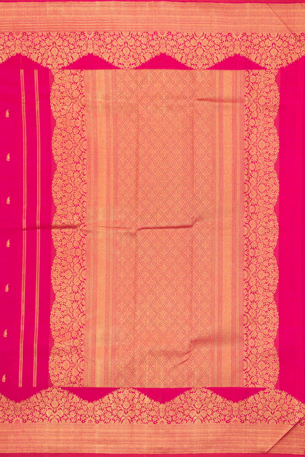 Close up image of the pallu of Pure Silk Pink Kanjivaram Saree with Zari Butta on the body and Fancy Border. 