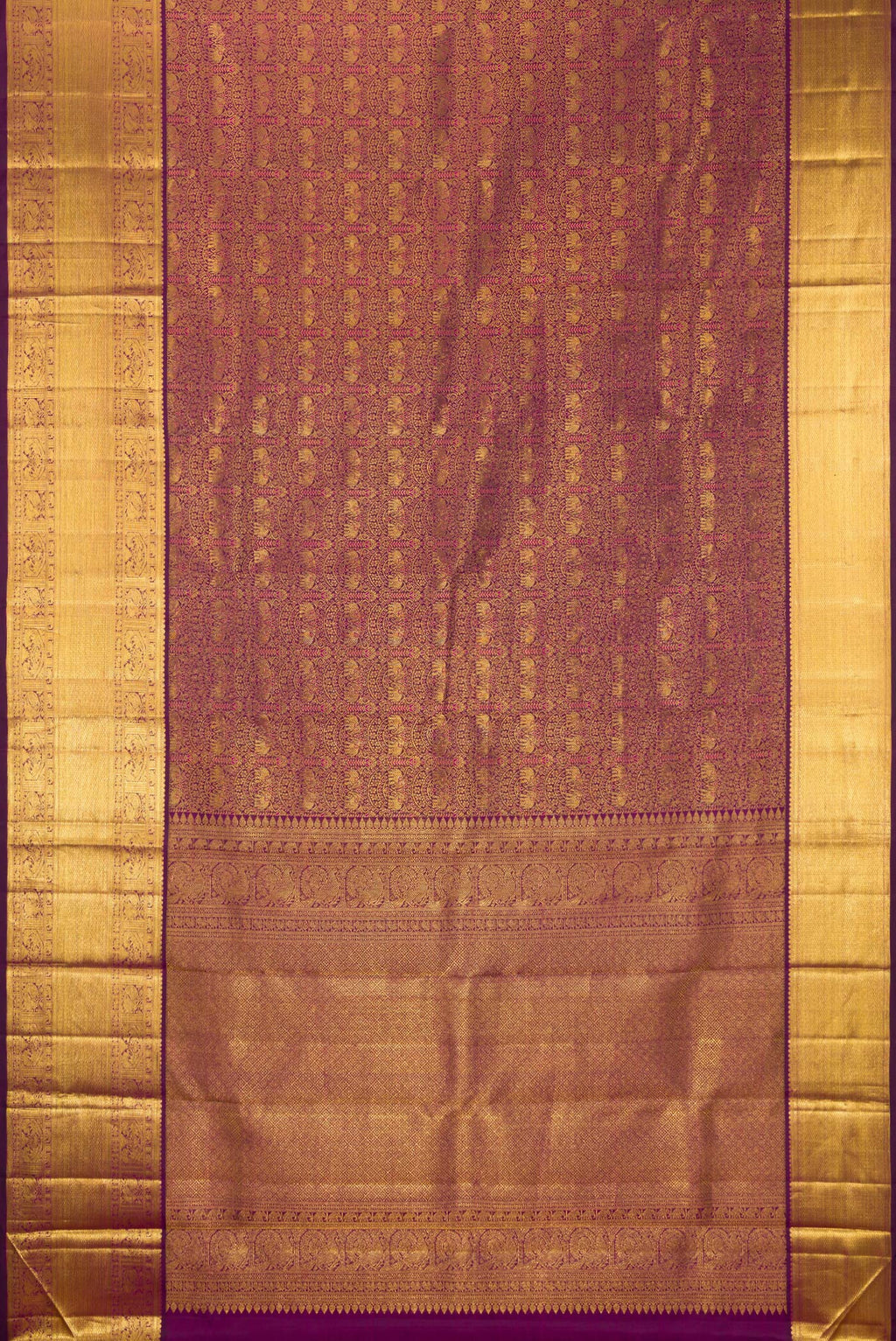 Flat view of Pure Silk Purple Kanchipuram Saree with Zari Brocade on the body and Zari Border. 
