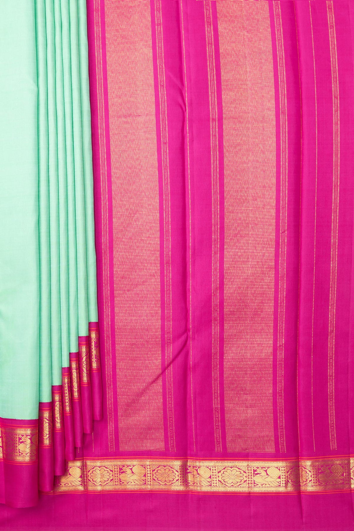 Pleats and pallu of Pure Silk Sea Green Kanjivaram Saree with Plain Body and Zari Border. 