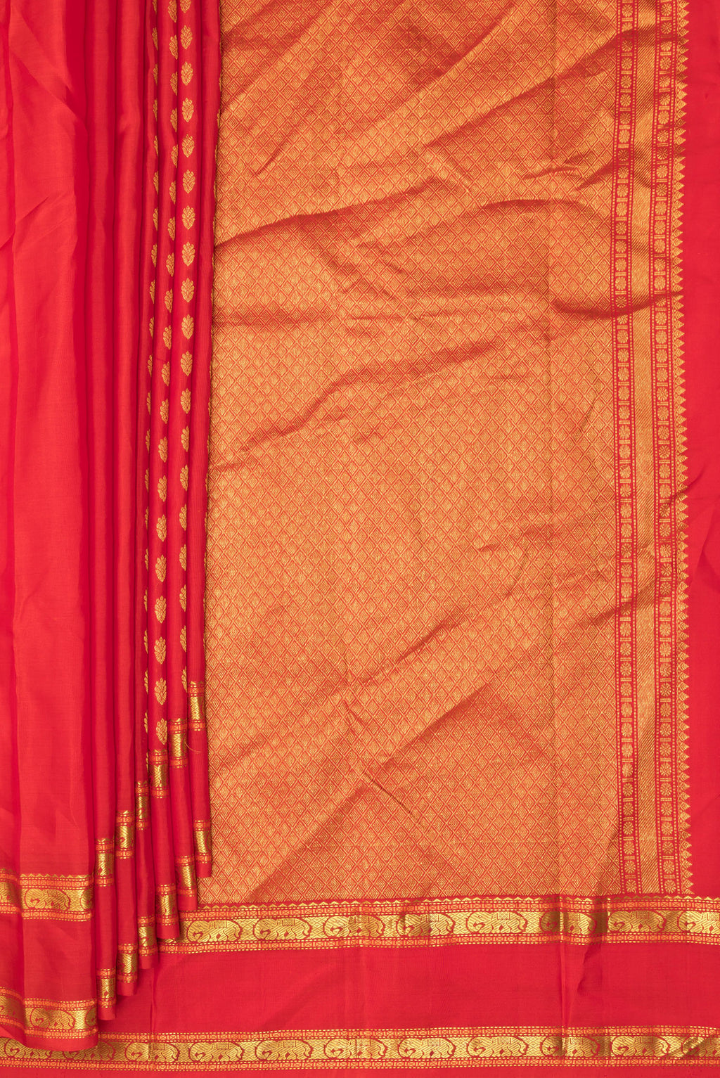 Pleats and pallu of Pure Silk Red Kanjivaram Saree with Zari Butta on the body and Zari Border. 