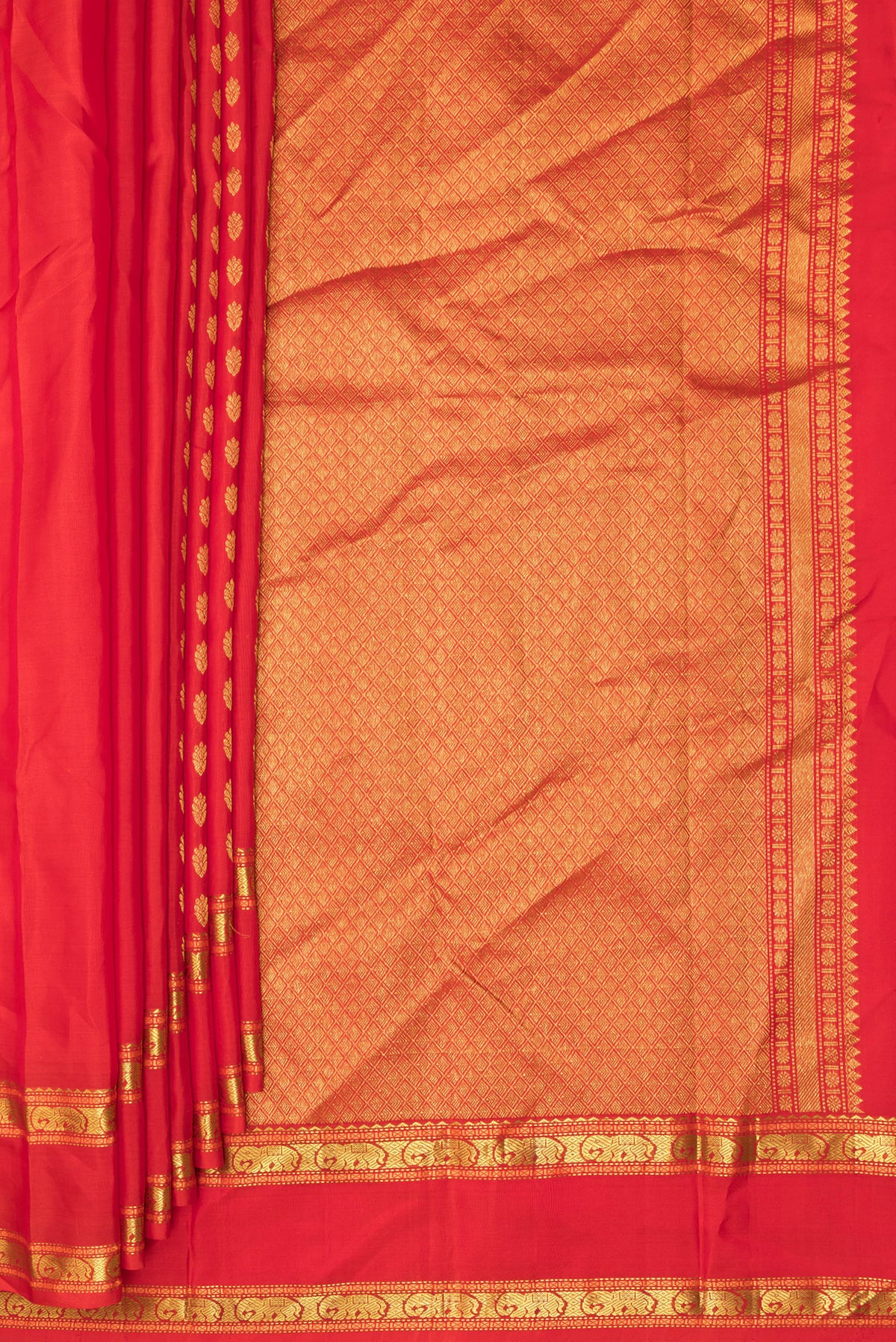 Pleats and pallu of Pure Silk Red Kanjivaram Saree with Zari Butta on the body and Zari Border. 