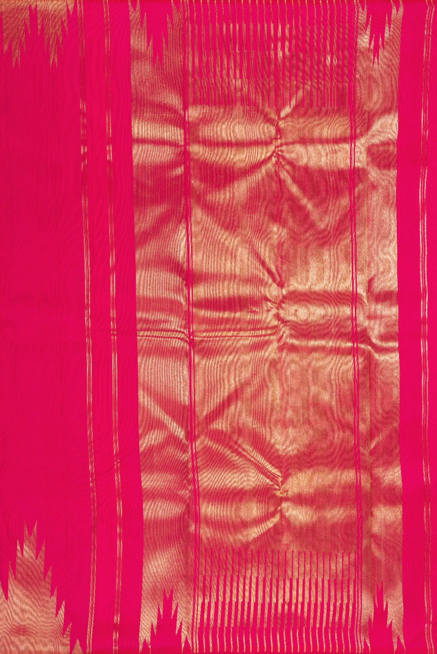 Close up image of the pallu of Pure Silk Pure Zari Pink Kanchipuram Saree with Plain Body and Temple Border. 