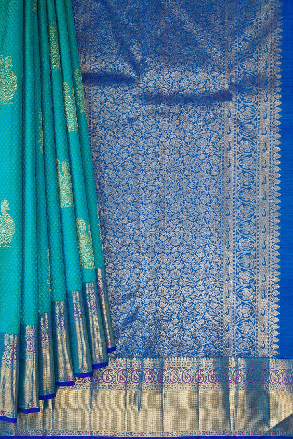 Pleats and pallu of Sea Green Kanjivaram Silk Saree with Jacquard With Zari Butta on the body and Zari Border. 
