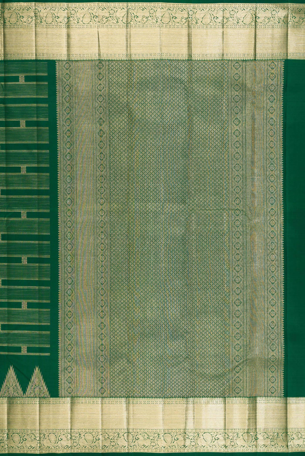 Close up image of the pallu of Bottle Green Kanchipuram Silk Saree with Stripes on the body and Fancy Border. 