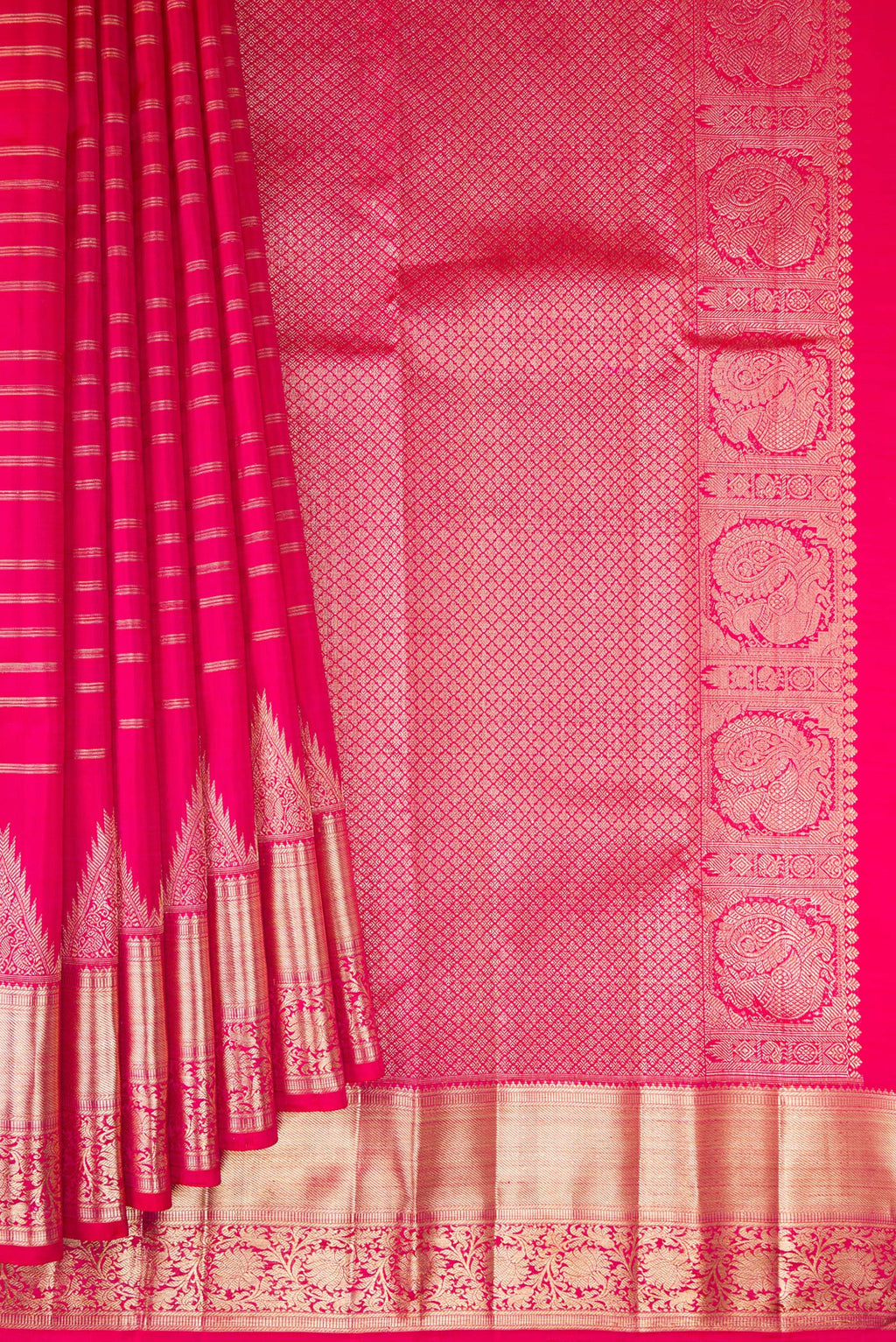 Pleats and pallu of Dark Pink Dual Tone Kanchipuram Silk Saree with Stripes on the body and Fancy Border. 