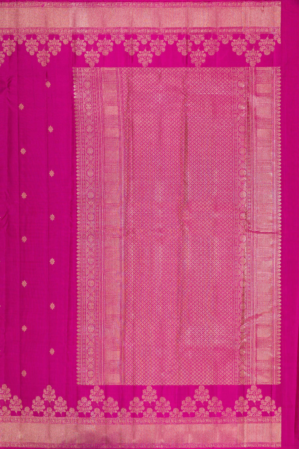 Close up image of the pallu of Pure Silk Magenta Kanjivaram Saree with Zari Butta on the body and Fancy Border. 