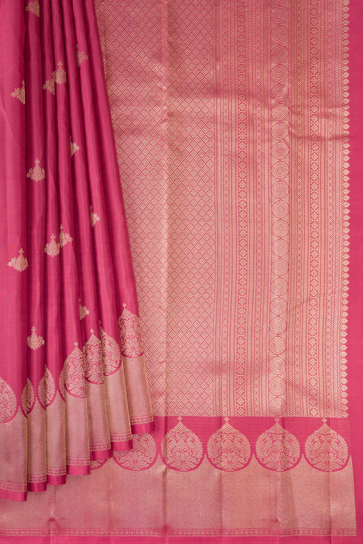 Pleats and pallu of Pink Kanjivaram Silk Saree with Zari Butta on the body and Fancy Border. 