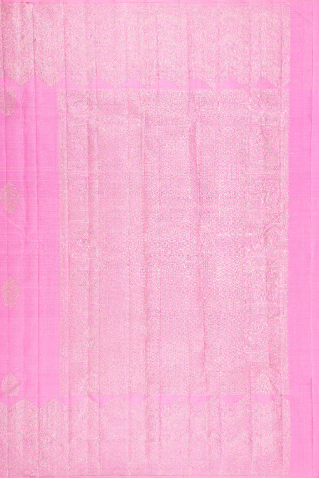 Close up image of the pallu of Rose pink Kanjivaram Silk Saree with Zari Butta on the body and Fancy Border. 
