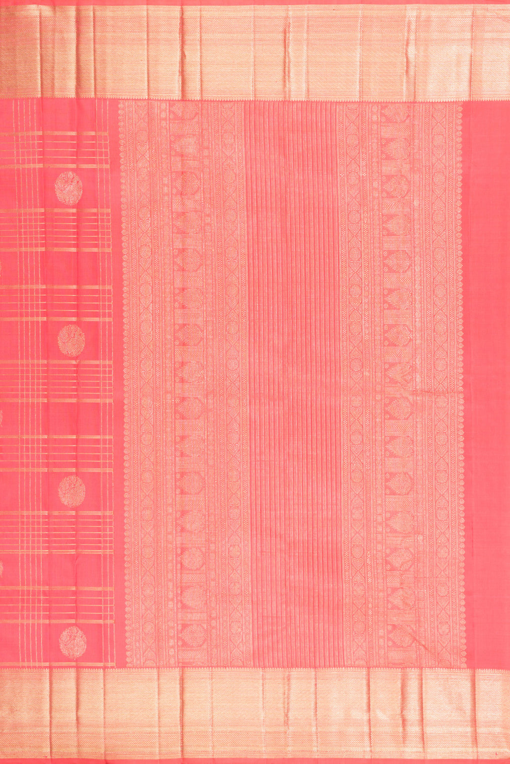 Close up image of the pallu of Coral Kanchipuram Silk Saree with Checked design on the body and Zari Border. 