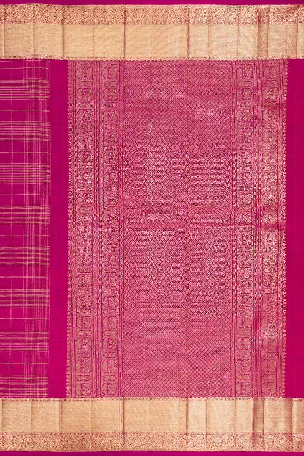 Close up image of the pallu of Pure Silk Dark Pink Kanchipuram Saree with Checked design on the body and Zari Border. 