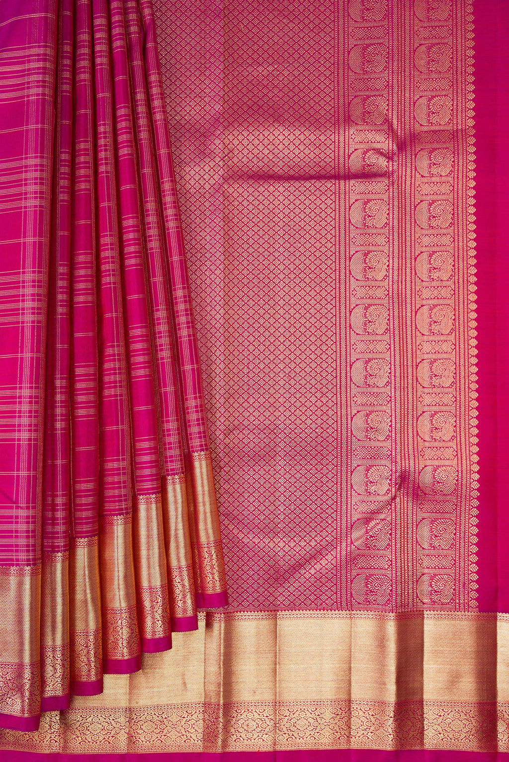 Pleats and pallu of Pure Silk Dark Pink Kanchipuram Saree with Checked design on the body and Zari Border. 