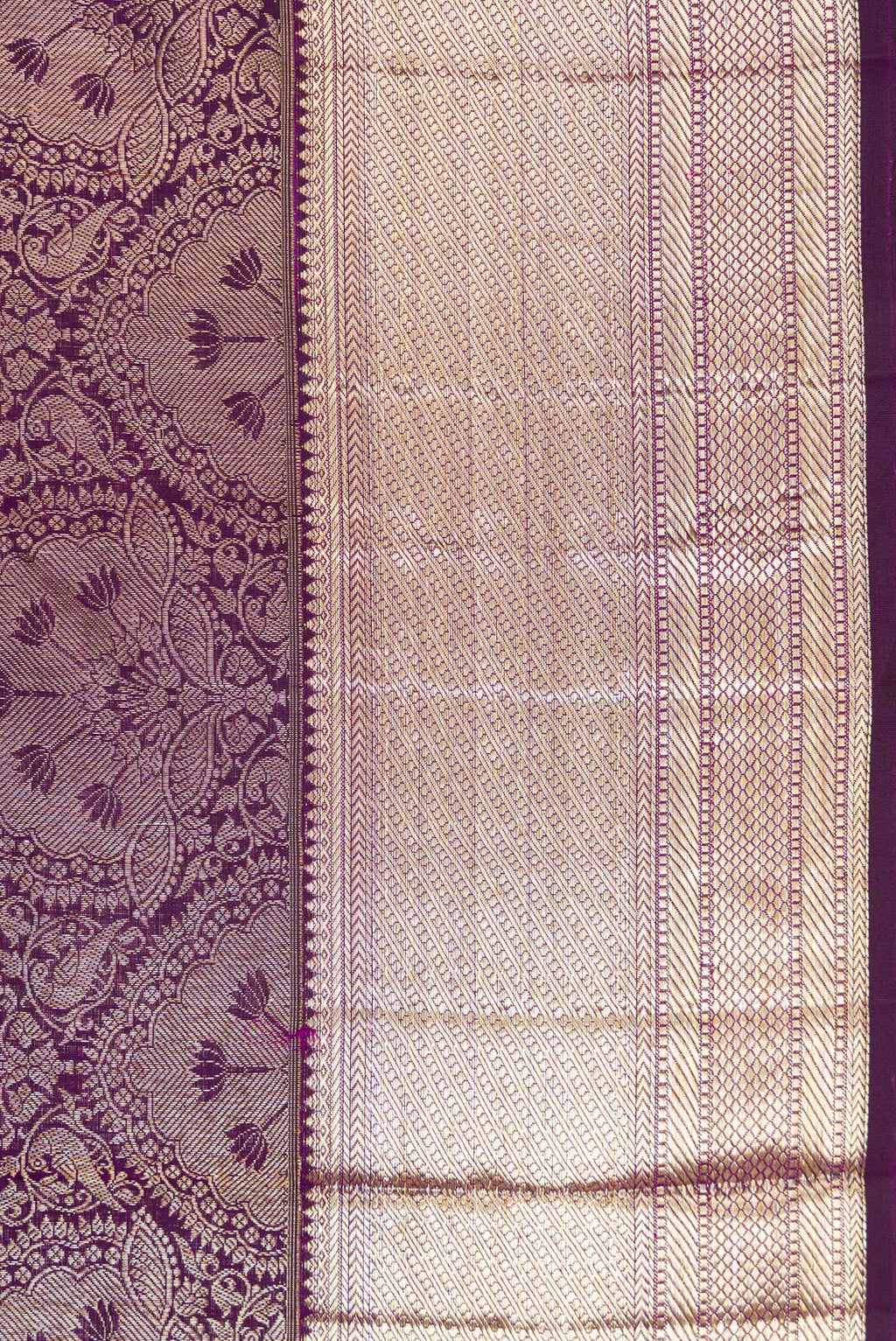 Border image of Purple Dual Tone Kanchipuram Silk Saree with Zari Brocade on the body and Zari Border. 