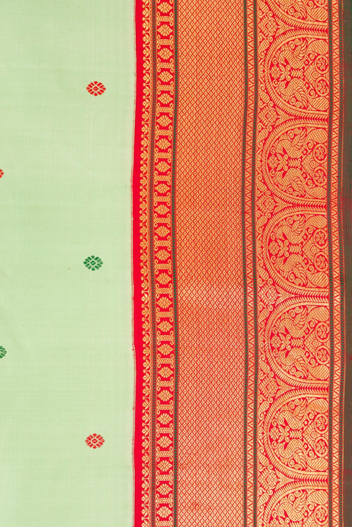 Border image of Pure Silk Pure Zari Pista Green Dual Tone Kanchipuram Saree with Thread Butta on the body and Zari Border. 