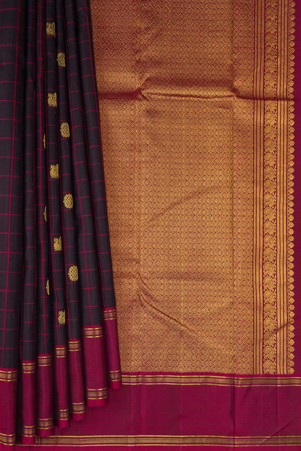 Pleats and pallu of Pure Silk Brown Kanjivaram Saree with Checked design on the body and Plain Border. 
