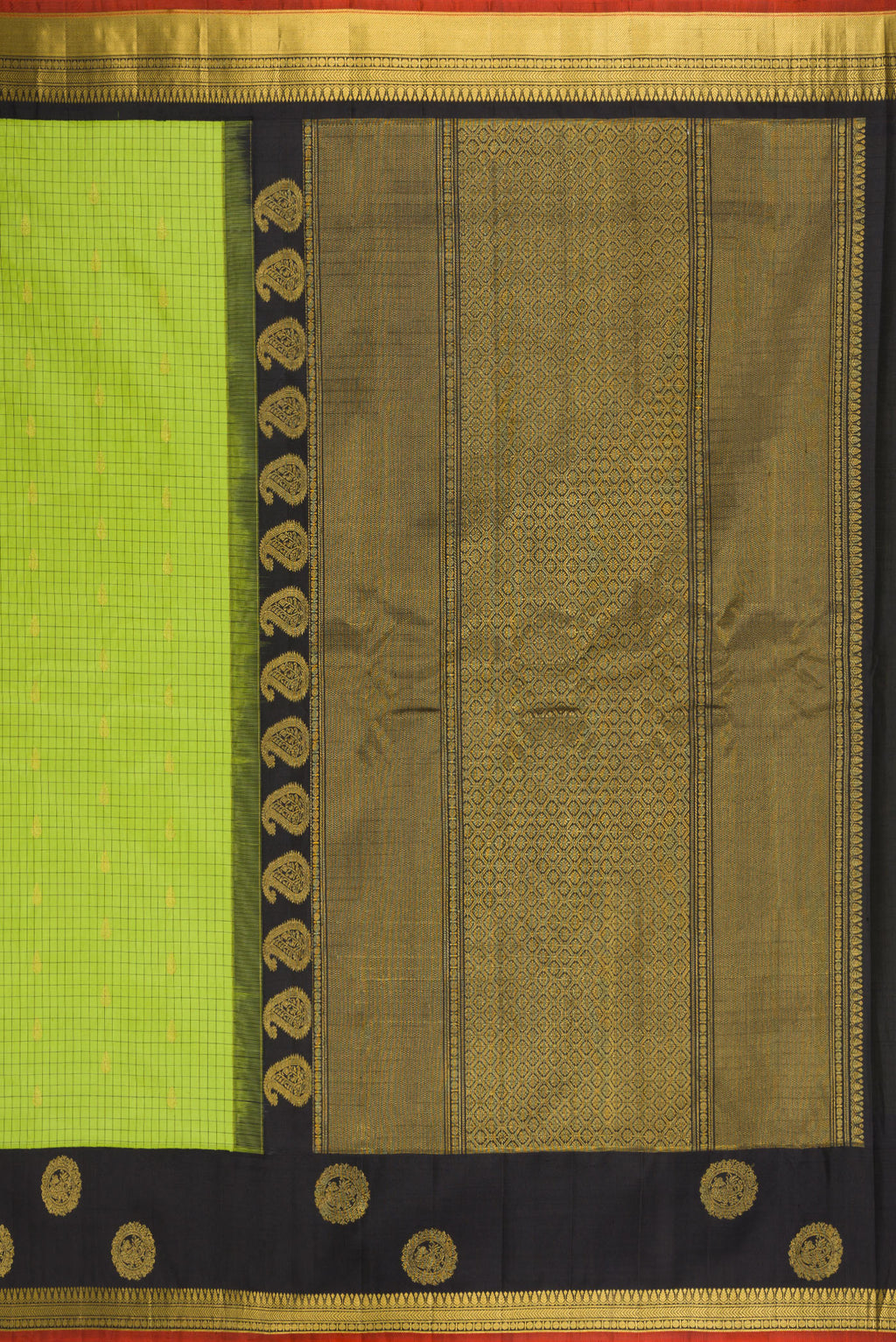 Close up image of the pallu of Parrot Green Gadwal Silk Saree with Checked design on the body and Zari Border. 