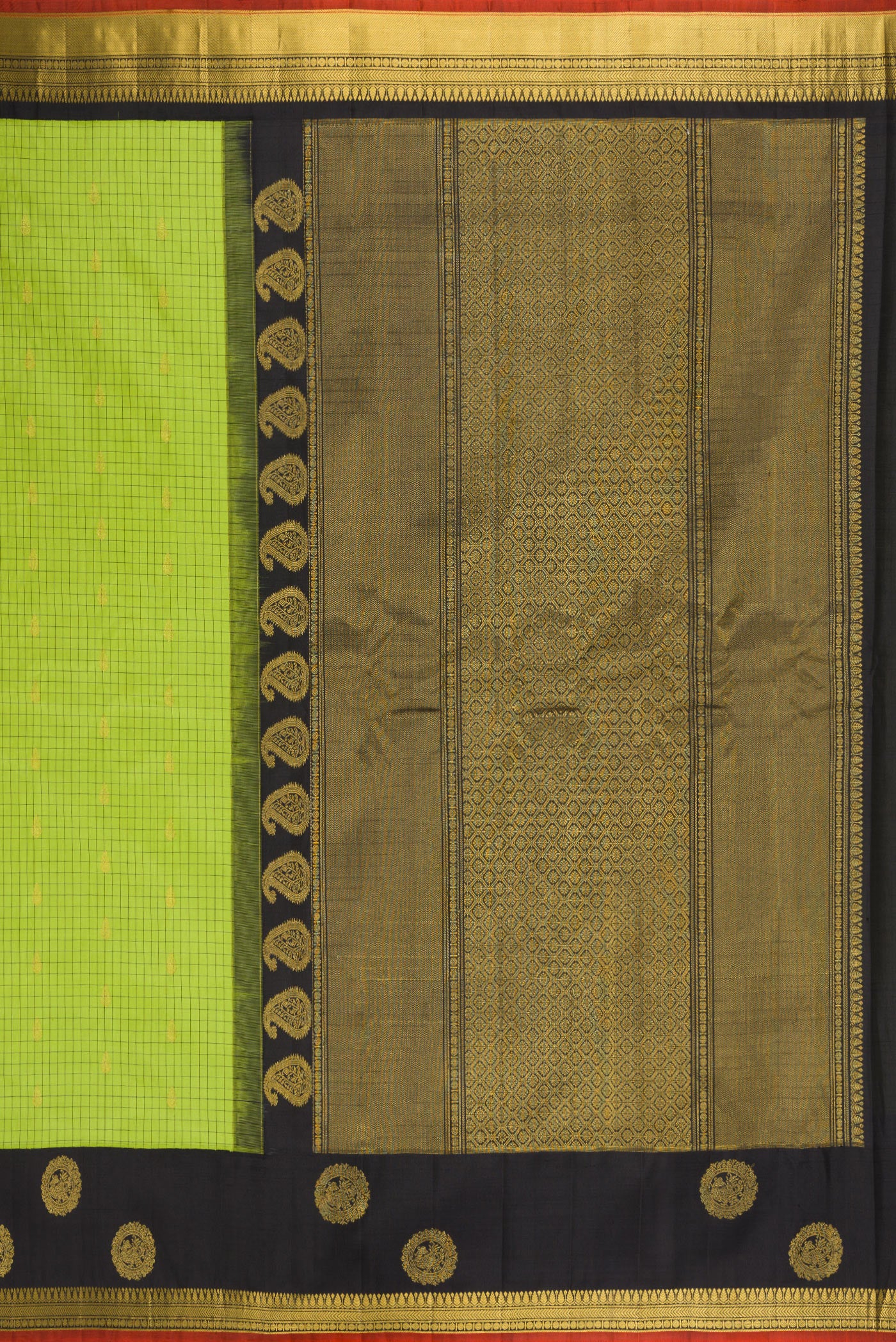 Close up image of the pallu of Parrot Green Gadwal Silk Saree with Checked design on the body and Zari Border. 