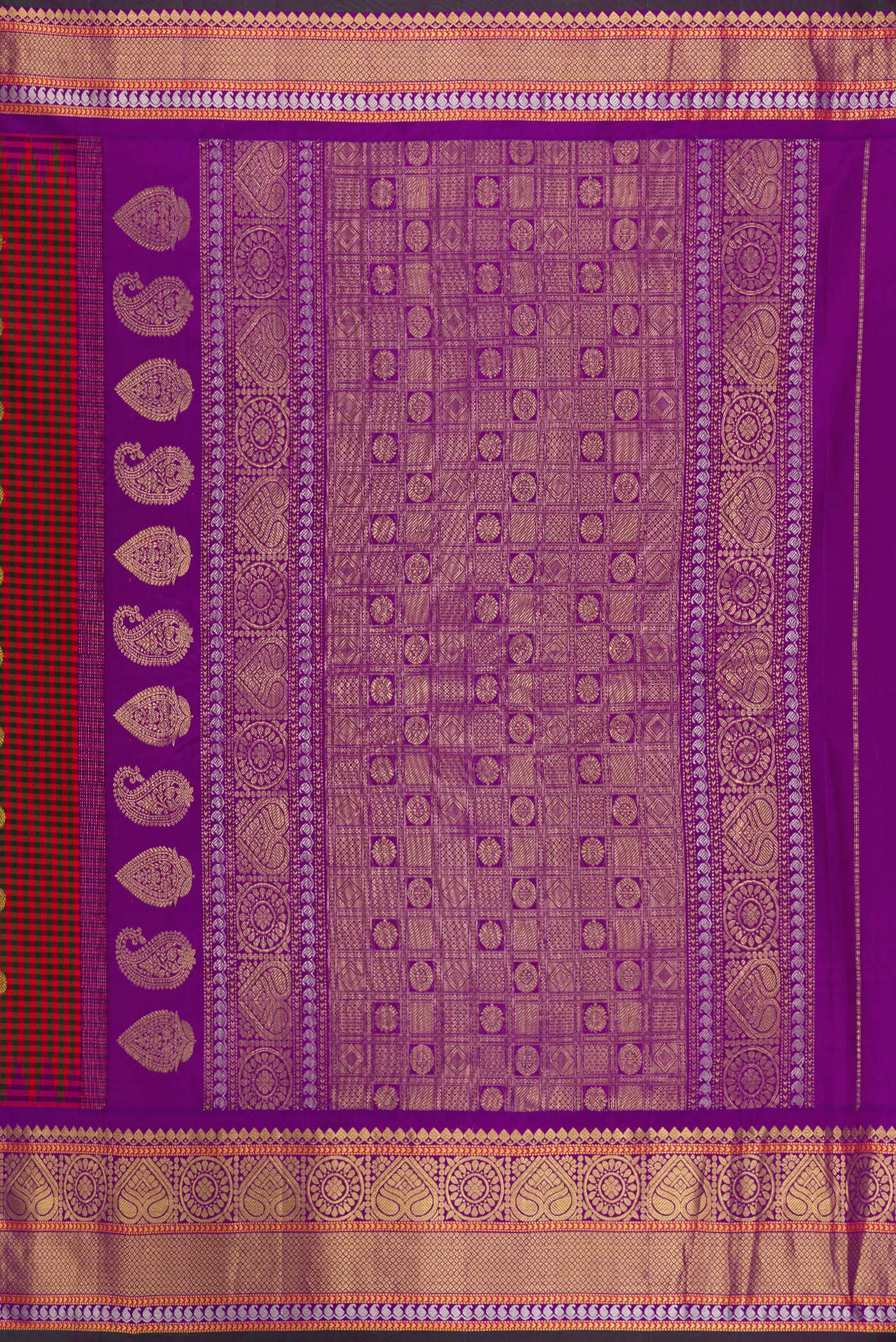 Close up image of the pallu of Maroon Gadwal Silk Saree with Checked design on the body and Zari Border. 