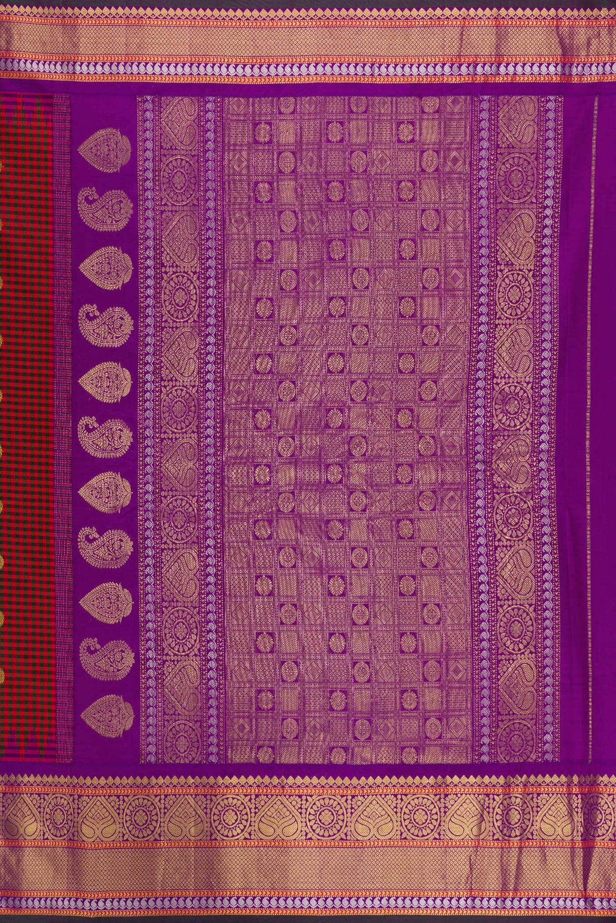 Close up image of the pallu of Maroon Gadwal Silk Saree with Checked design on the body and Zari Border. 