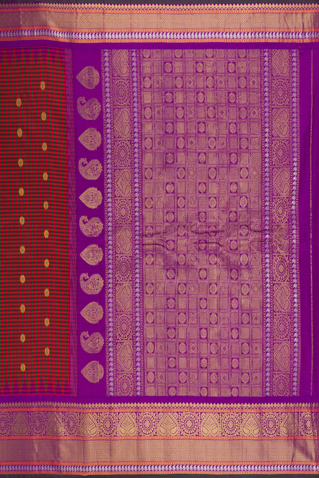 Close up image of the pallu of Multi Color Gadwal Silk Saree with Checked design on the body and Zari Border. 
