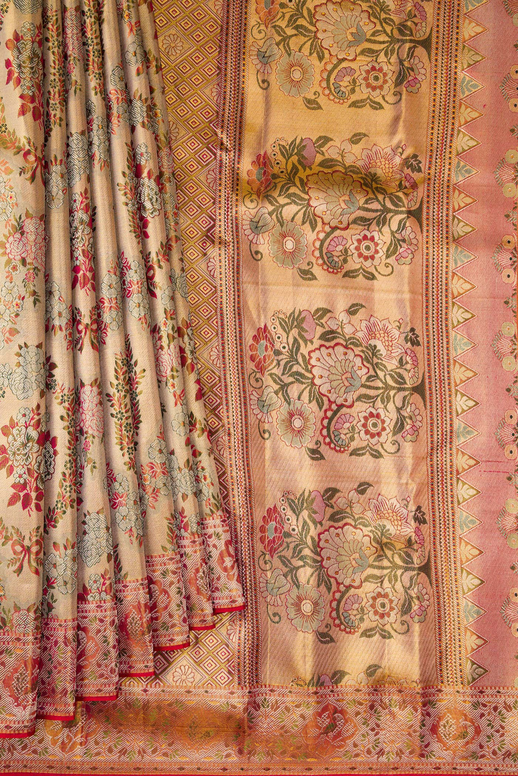 Pleats and pallu of Gold Dual Tone Kanjivaram Tissue Silk Saree with Zari Brocade on the body and Fancy Border. 
