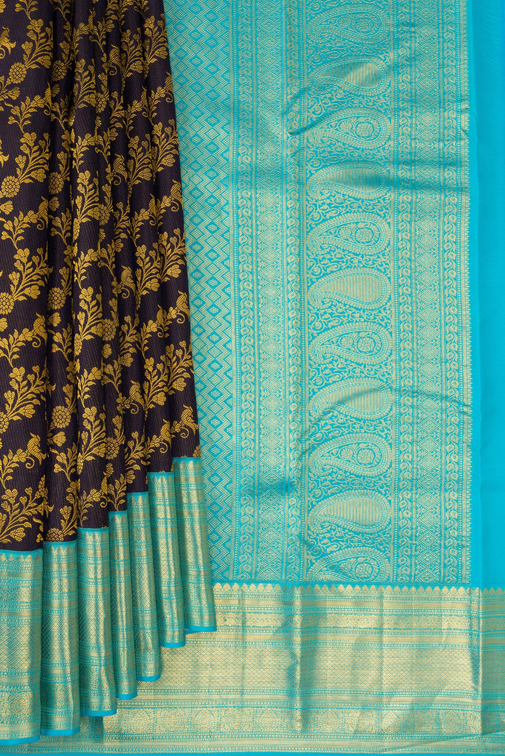 Pleats and pallu of Pure Silk Navy Blue Dual Tone Kanjivaram Saree with Zari Brocade on the body and Zari Border. 