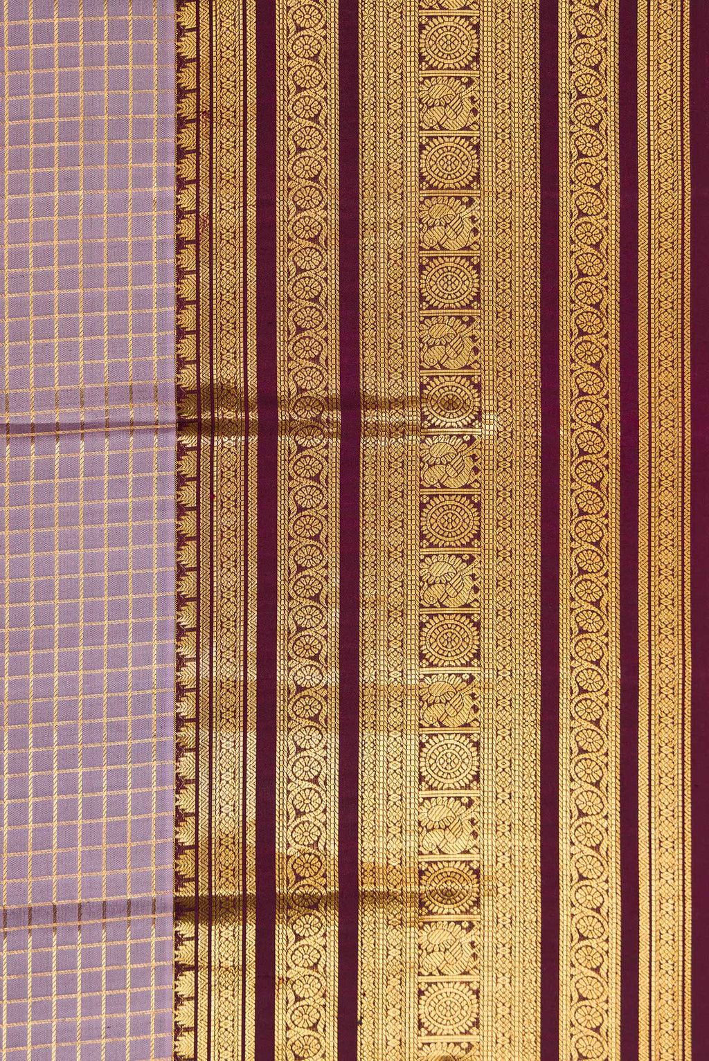 Border image of Lavender Dual Tone Kanjivaram Silk Saree with Checked design on the body and Zari Border. 