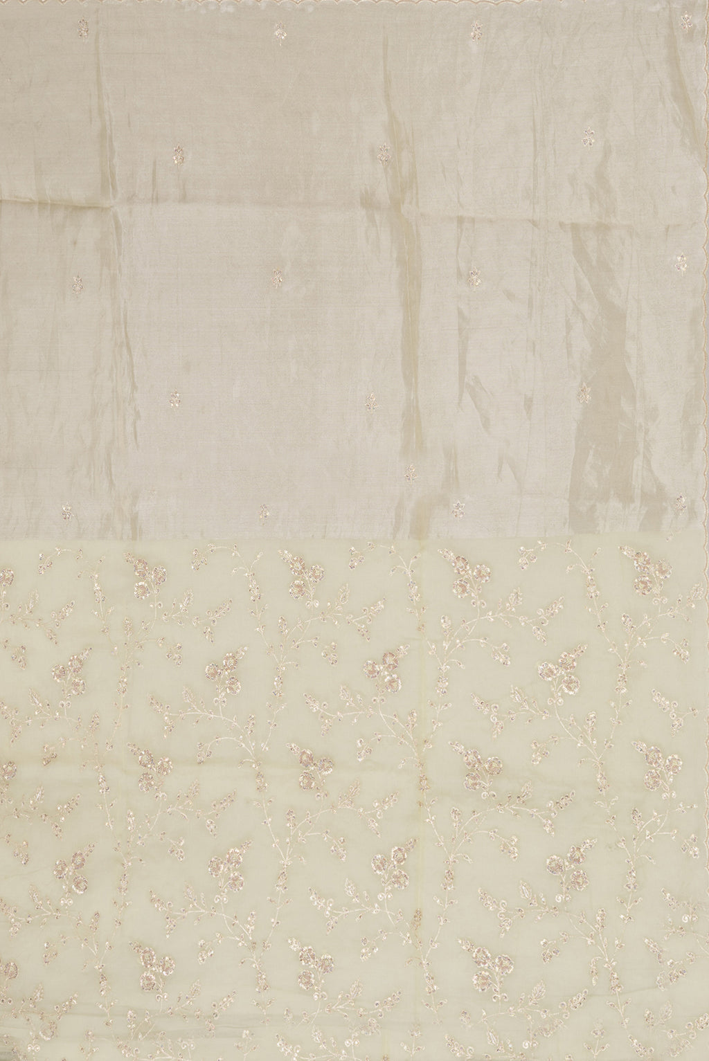 Close up image of the pallu of Lemon Yellow Organza Silk Saree with Embroidery on the body and Embroidery Border. 