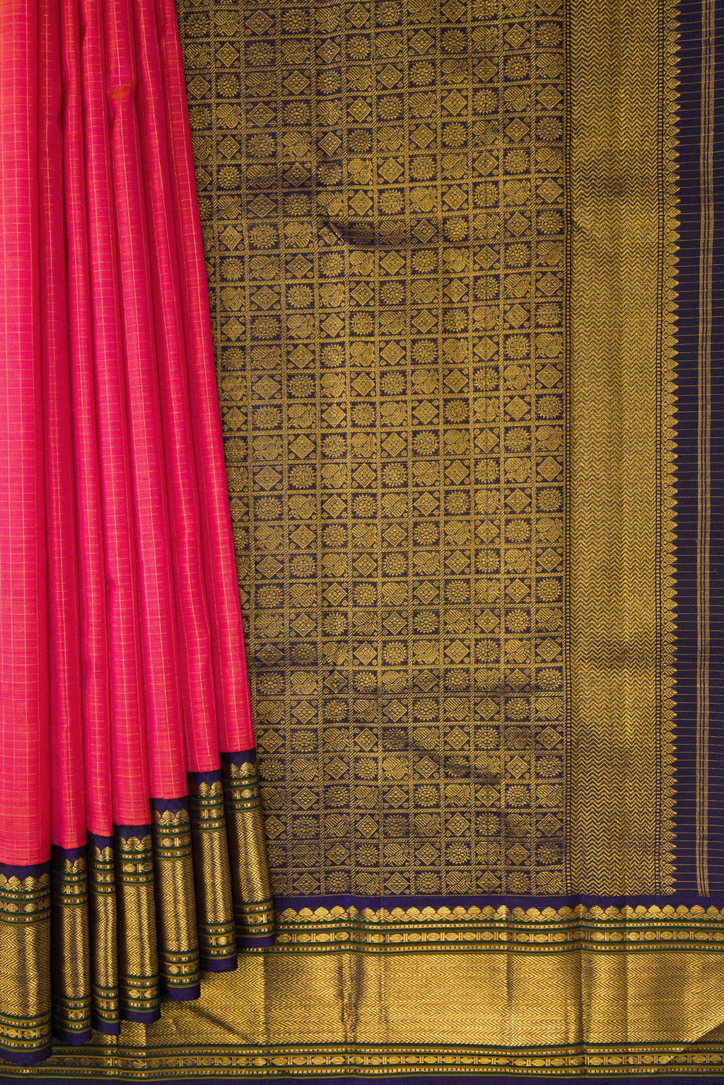 Pleats and pallu of Pure Silk Coral Dual Tone Kanjivaram Saree with Checked design on the body and Fancy Border. 