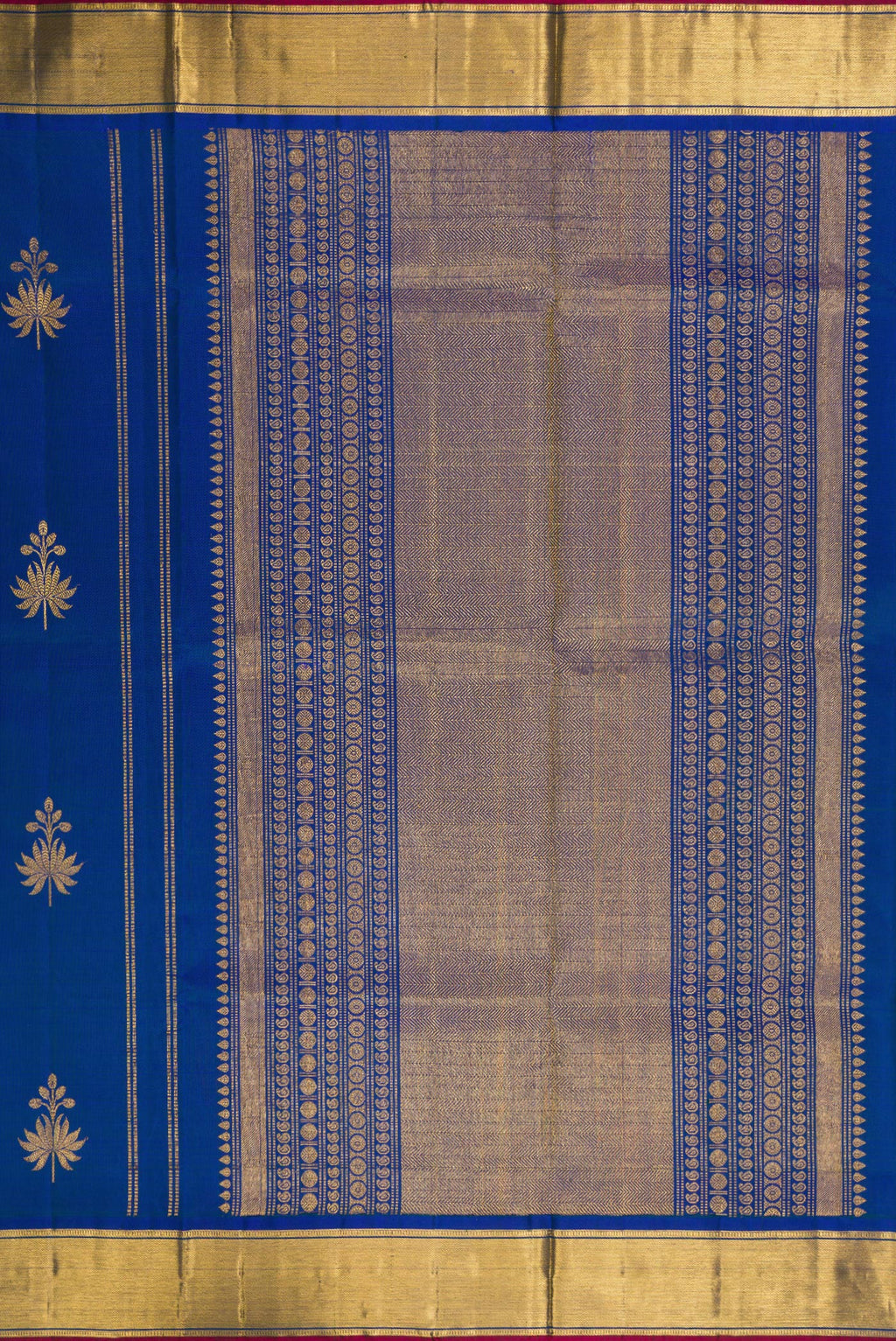 Close up image of the pallu of Pure Silk Blue Dual Tone Kanjivaram Saree with Zari Butta on the body and Zari Border. 