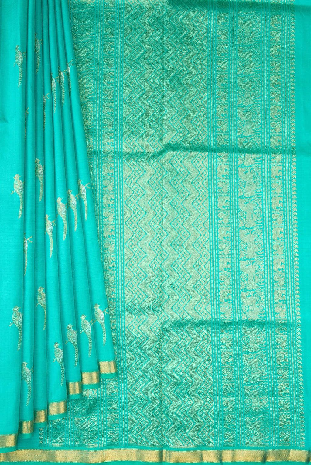 Pleats and pallu of Pure Silk Sea Green Kanjivaram Saree with Zari Butta on the body and Zari Border. 