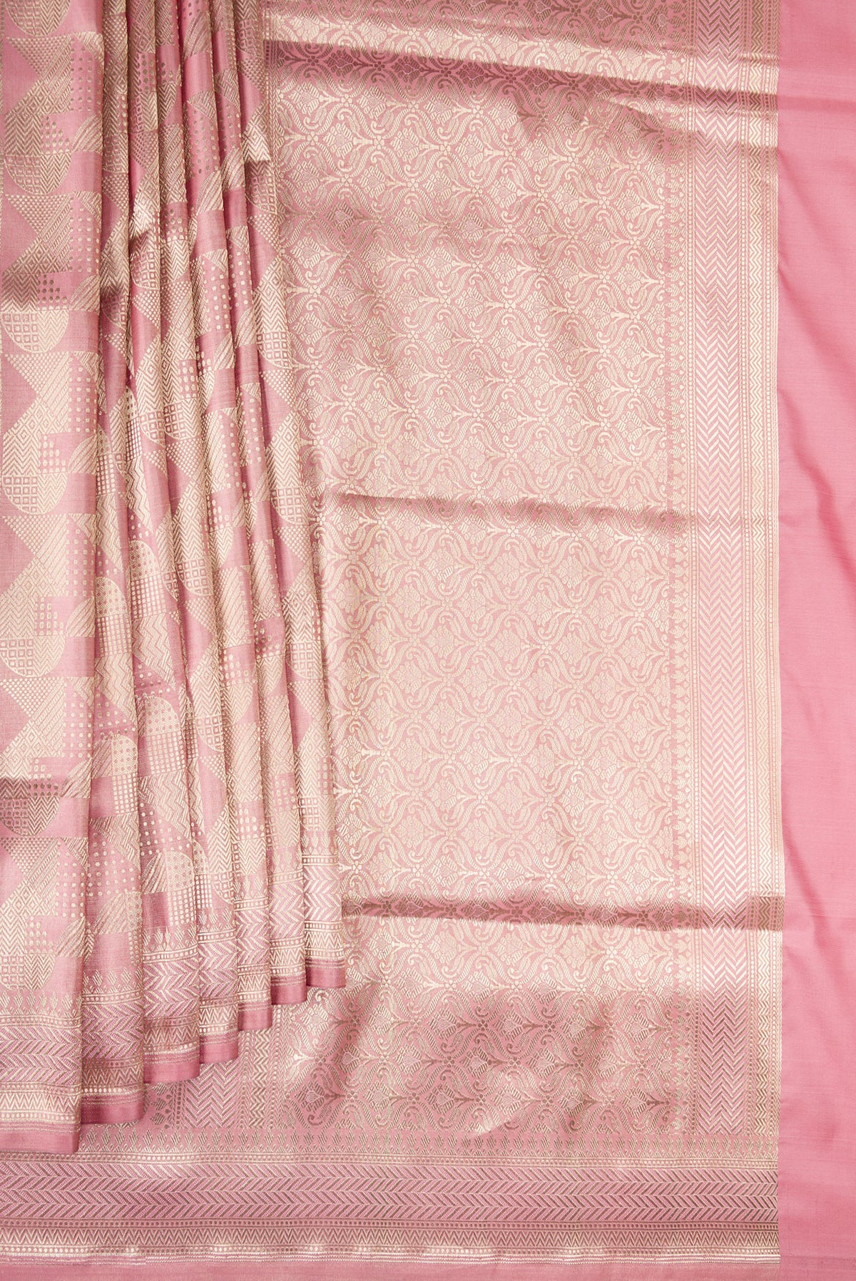Pleats and pallu of Pure Silk Rose Gold Dual Tone Banarasi Saree with Zari Brocade on the body and Fancy Border. 