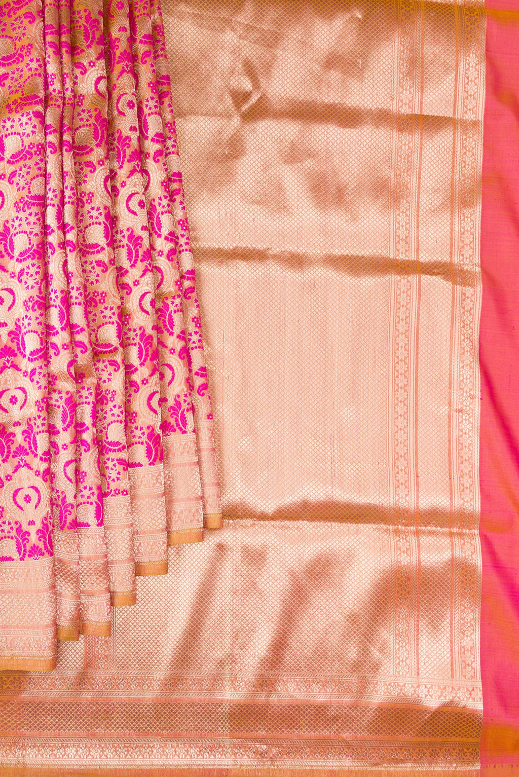 Pleats and pallu of Pure Silk Pink Dual Tone Banarasi Saree with Jacquard design on the body and Zari Border. 