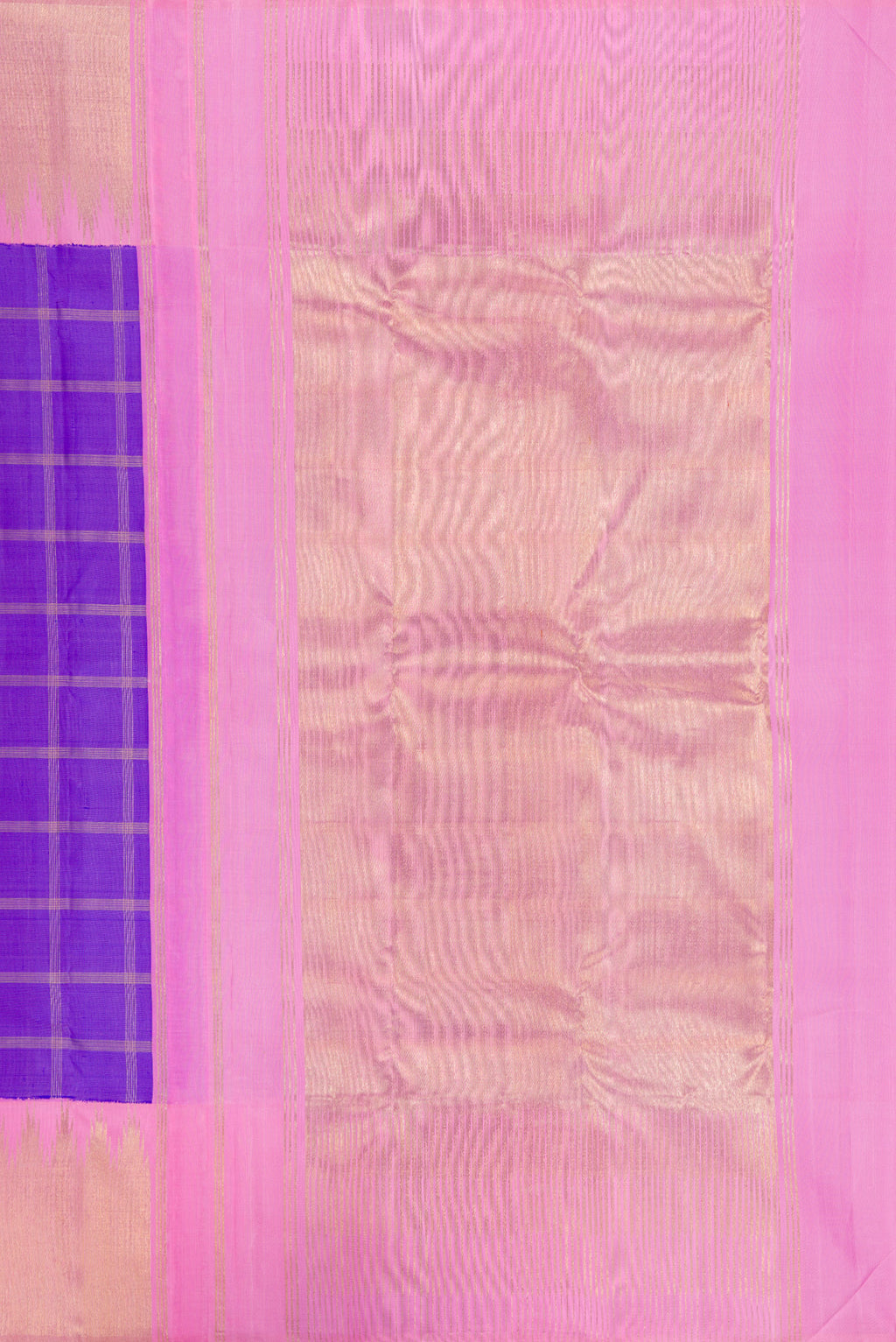 Close up image of the pallu of Pure Silk Pure Zari Lavender Kanjivaram Saree with Checked design on the body and Zari Border. 